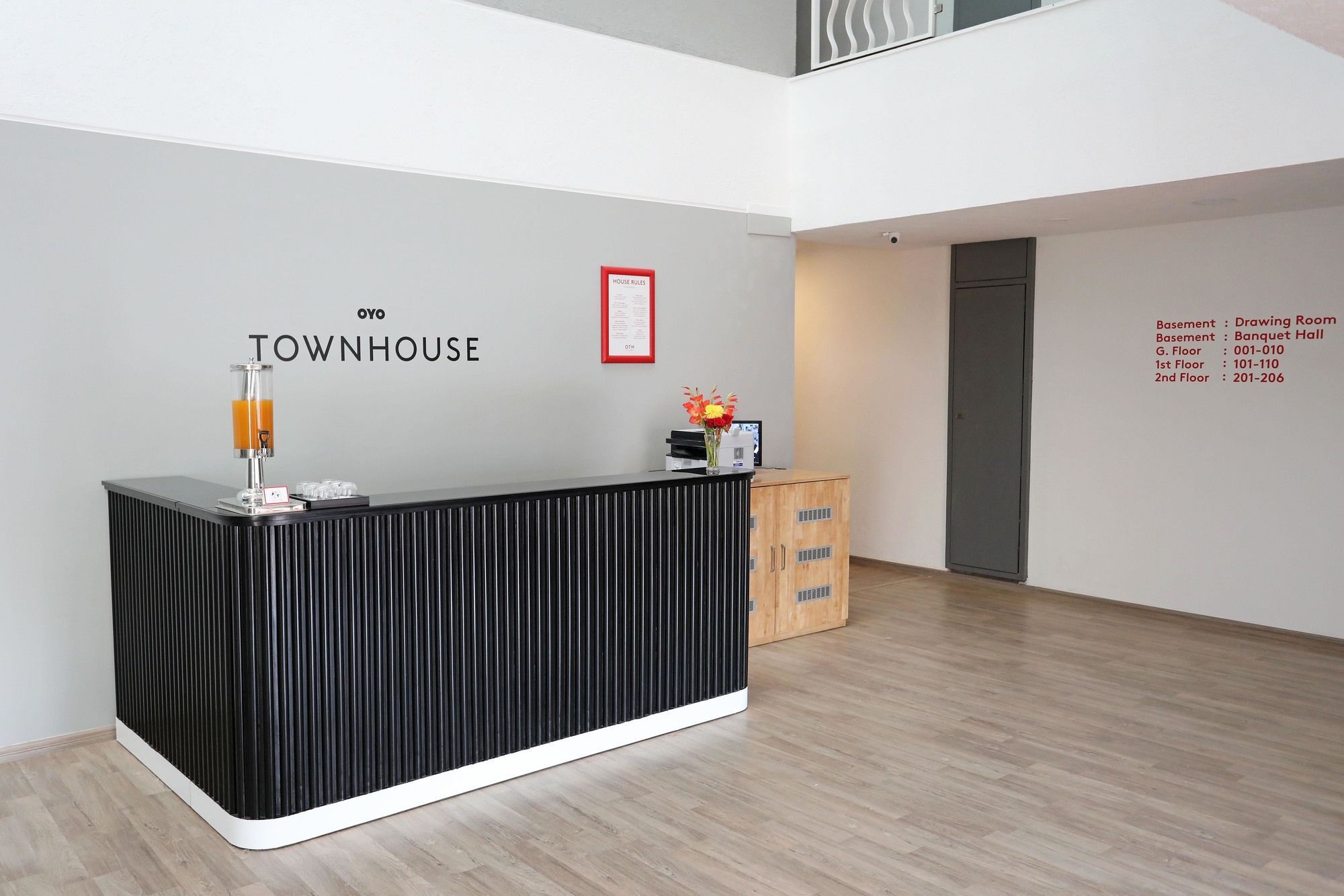 Hotel Oyo Townhouse 027 Sector 15 Gurgaon Zewnętrze zdjęcie